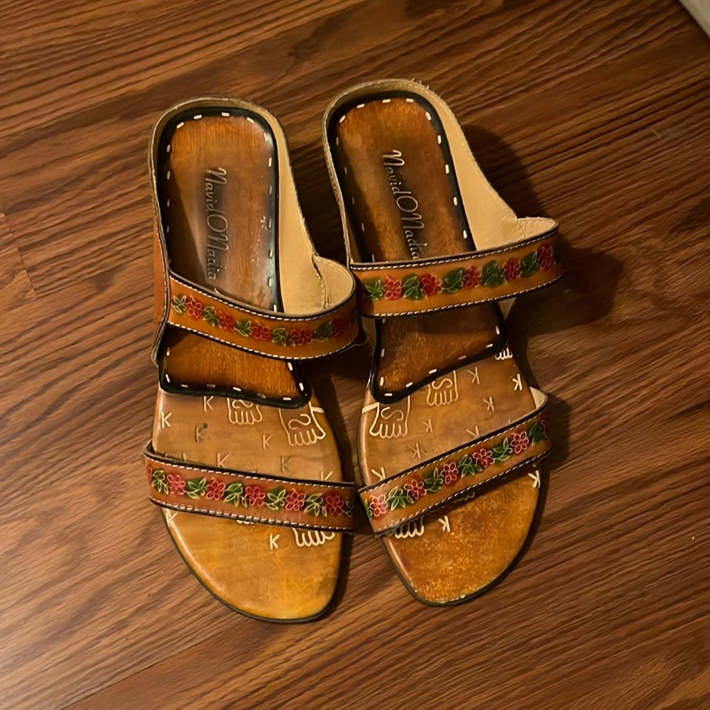 Navid o Nadia sandals